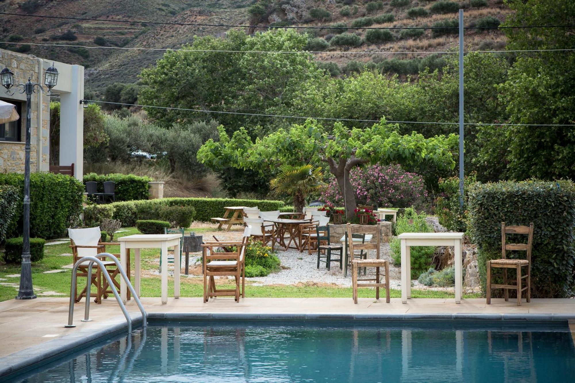 Agarathos Traditional Rooms - Pool - Kaliviani -On The Road To Balos ภายนอก รูปภาพ