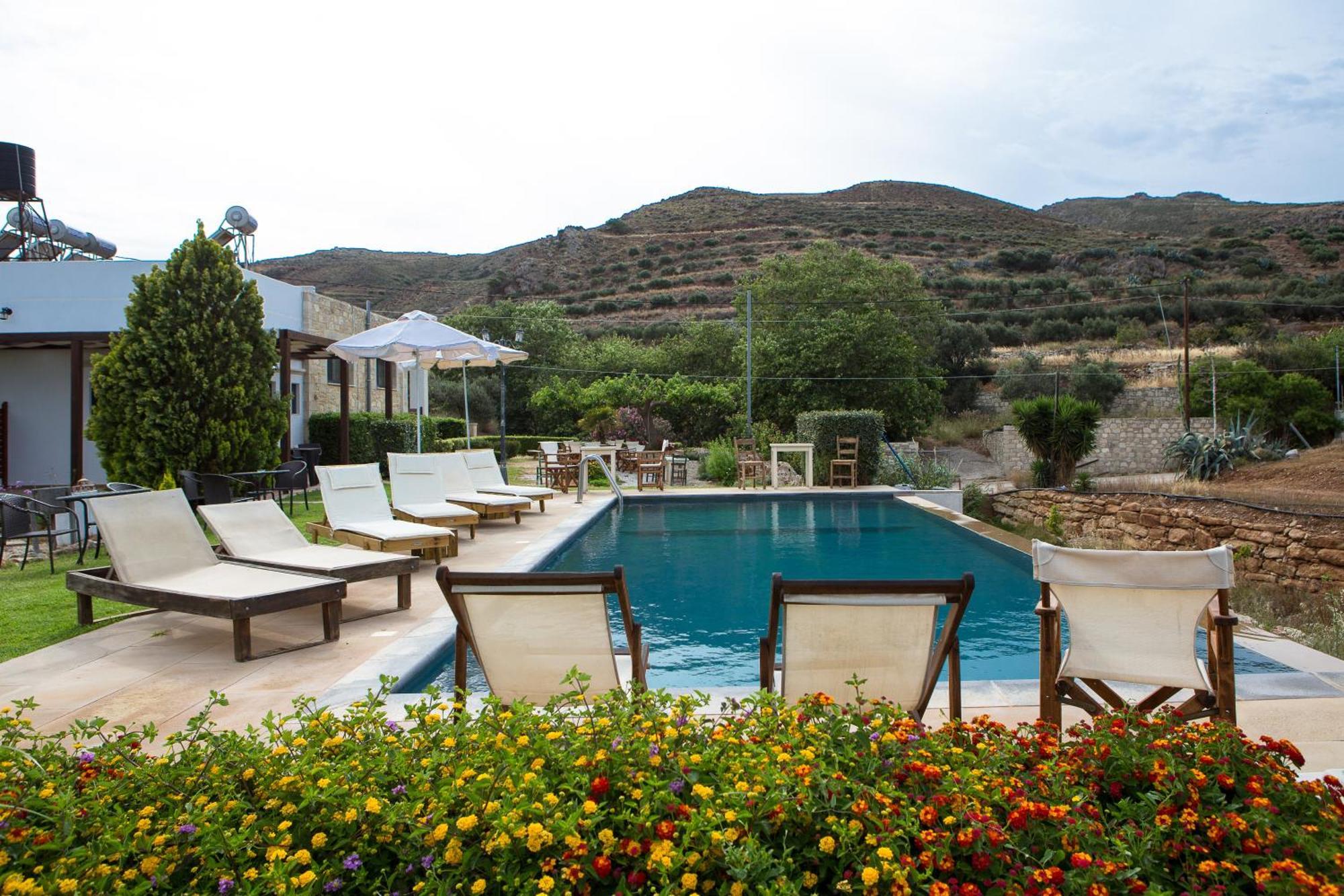 Agarathos Traditional Rooms - Pool - Kaliviani -On The Road To Balos ภายนอก รูปภาพ