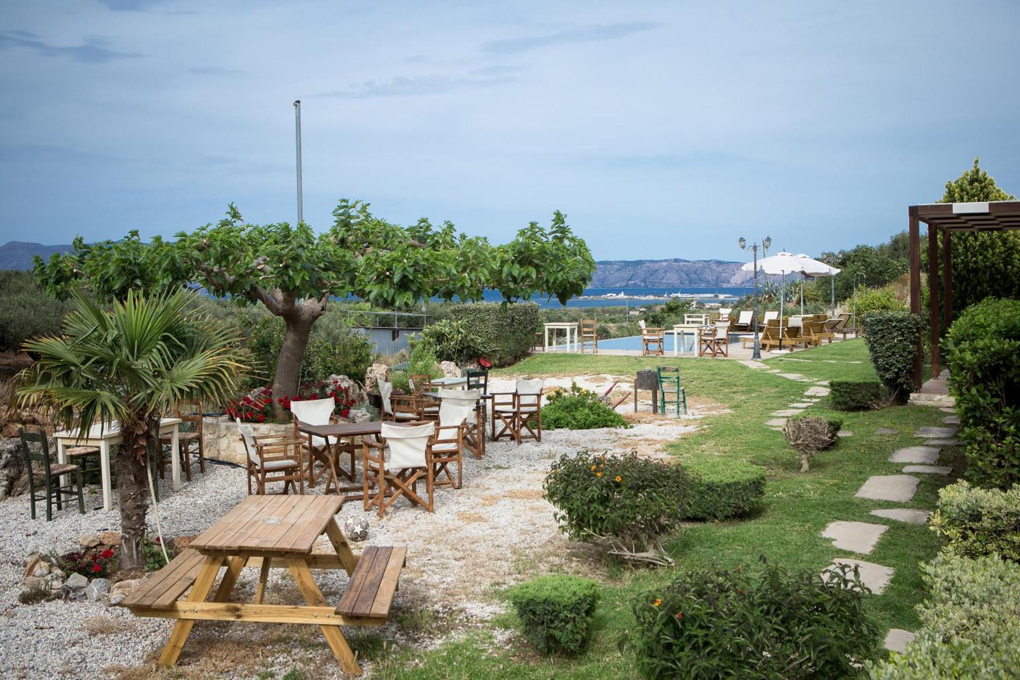 Agarathos Traditional Rooms - Pool - Kaliviani -On The Road To Balos ภายนอก รูปภาพ
