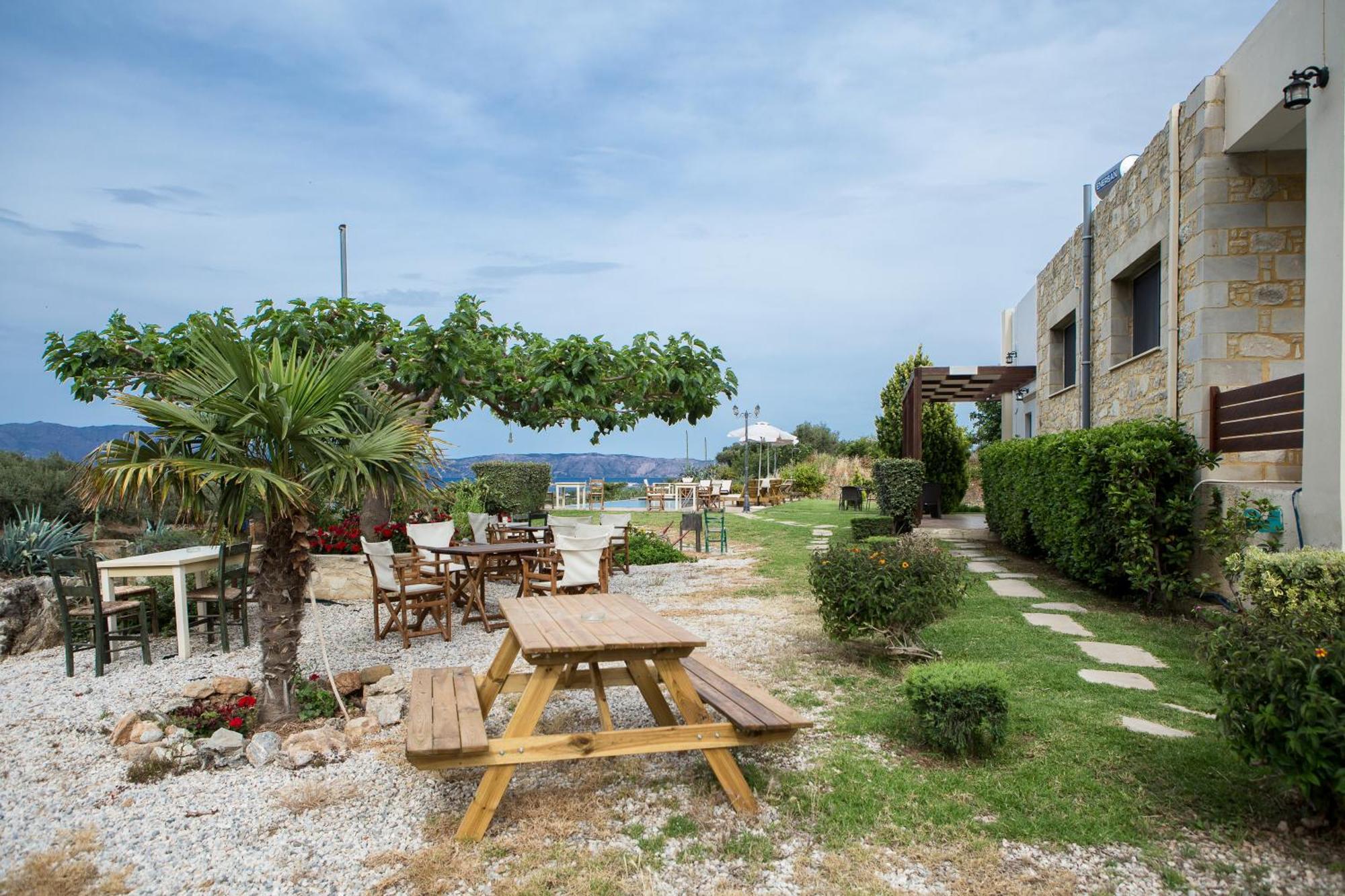 Agarathos Traditional Rooms - Pool - Kaliviani -On The Road To Balos ภายนอก รูปภาพ
