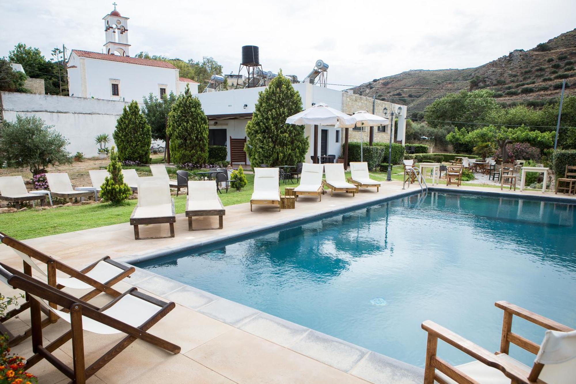 Agarathos Traditional Rooms - Pool - Kaliviani -On The Road To Balos ภายนอก รูปภาพ