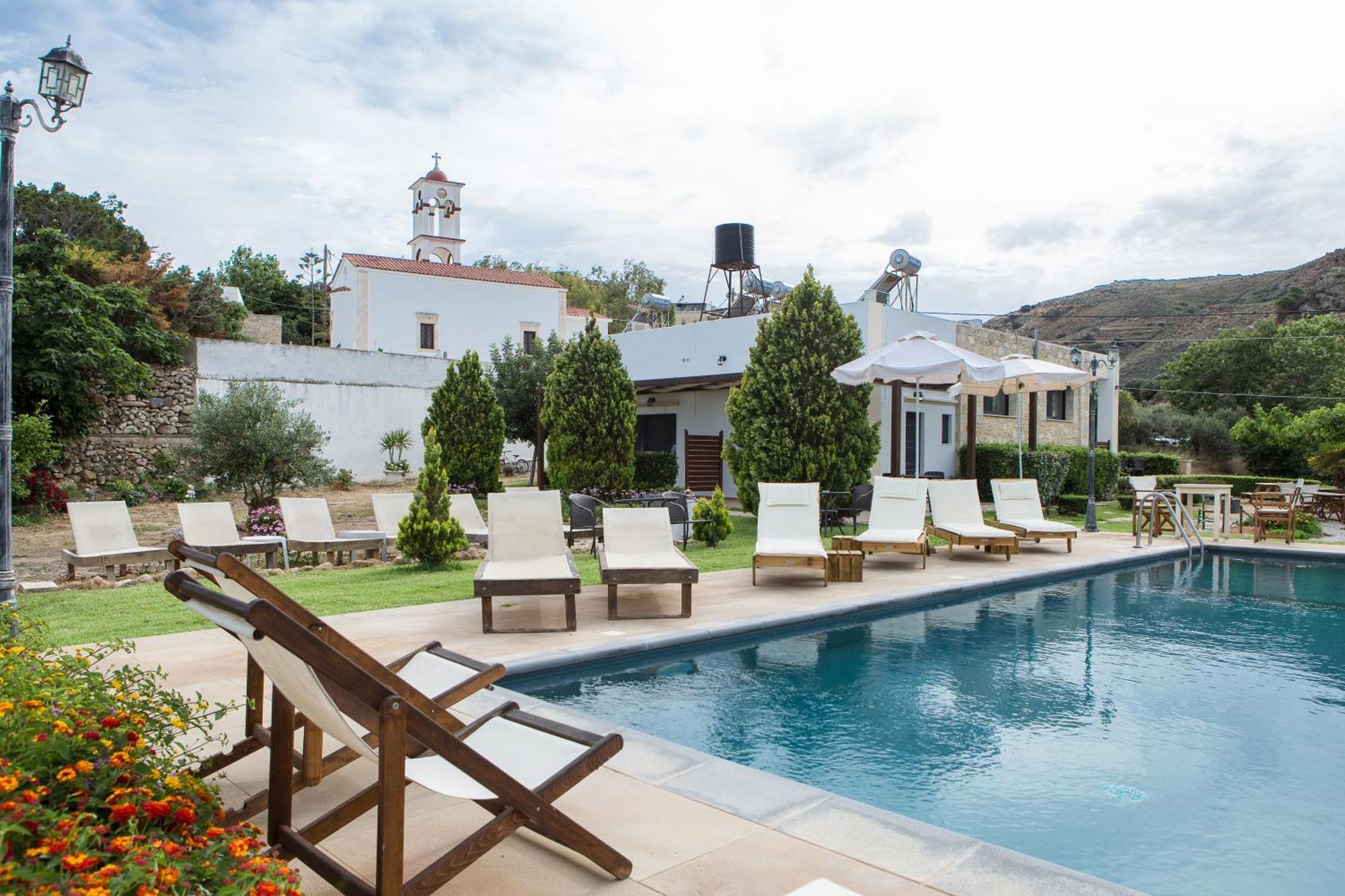Agarathos Traditional Rooms - Pool - Kaliviani -On The Road To Balos ภายนอก รูปภาพ