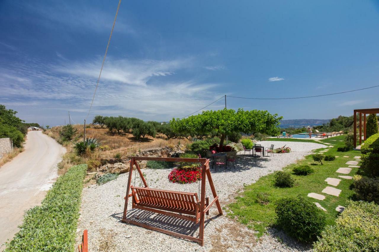 Agarathos Traditional Rooms - Pool - Kaliviani -On The Road To Balos ภายนอก รูปภาพ